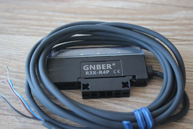 R3X-R4P PNP digit display fiber sensor